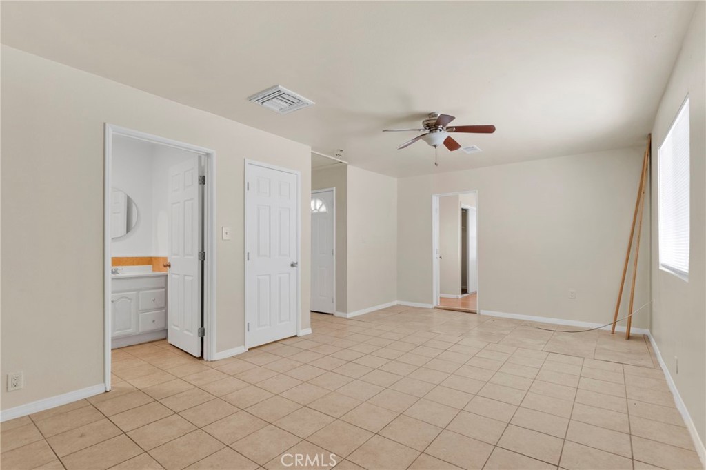 440 Lillian Property Photo 7