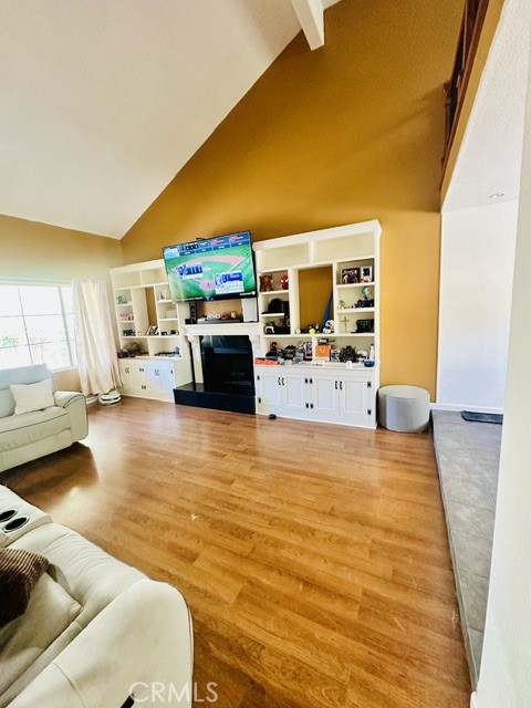 1040 Marigold Property Photo 10