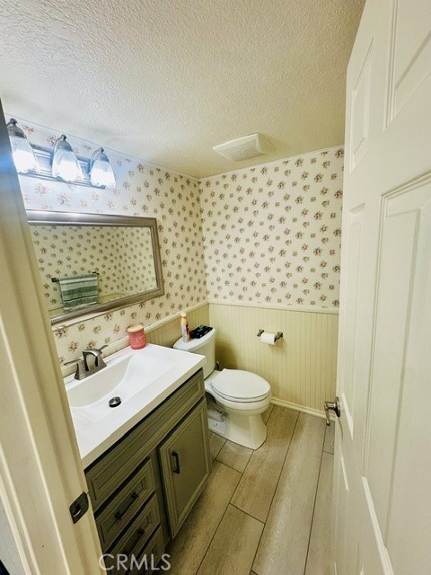 1040 Marigold Property Photo 16