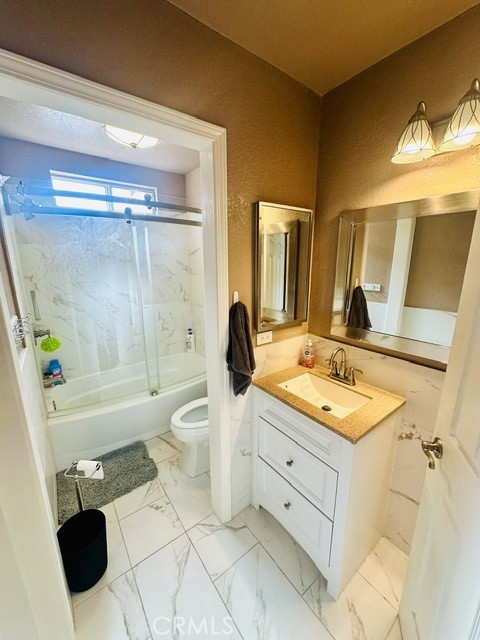 1040 Marigold Property Photo 23