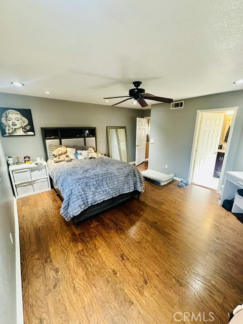 1040 Marigold Property Photo 27