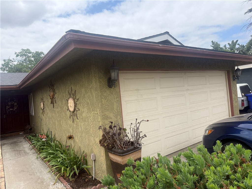 17637 Pinedale Avenue Property Photo 6