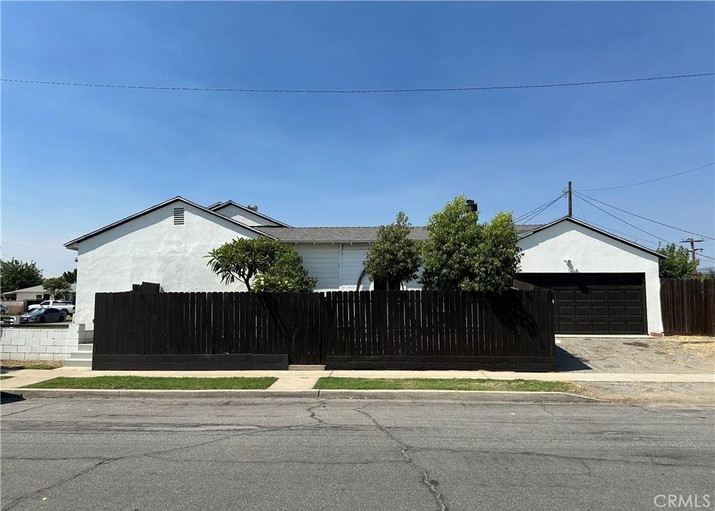 631 N Park Property Photo 23