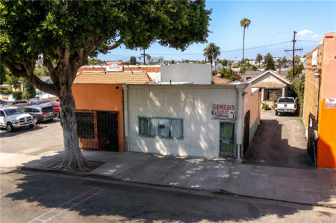 2813 E Cesar Chavez Avenue Property Photo 1