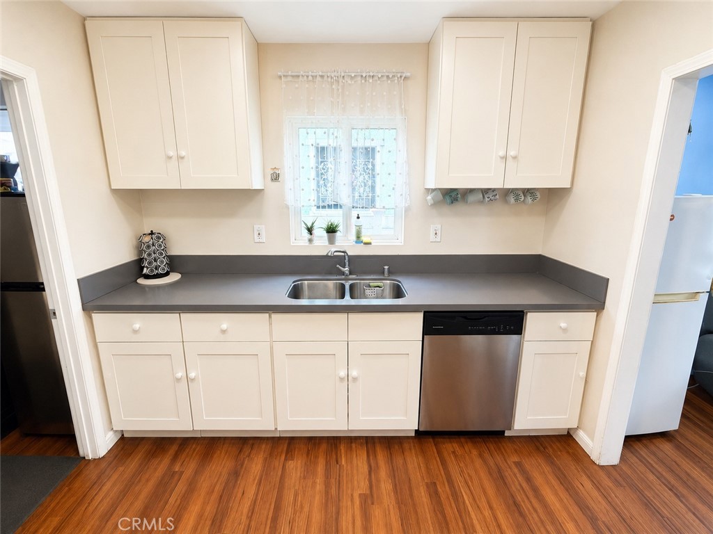 1425 W Gage Avenue Property Photo 8