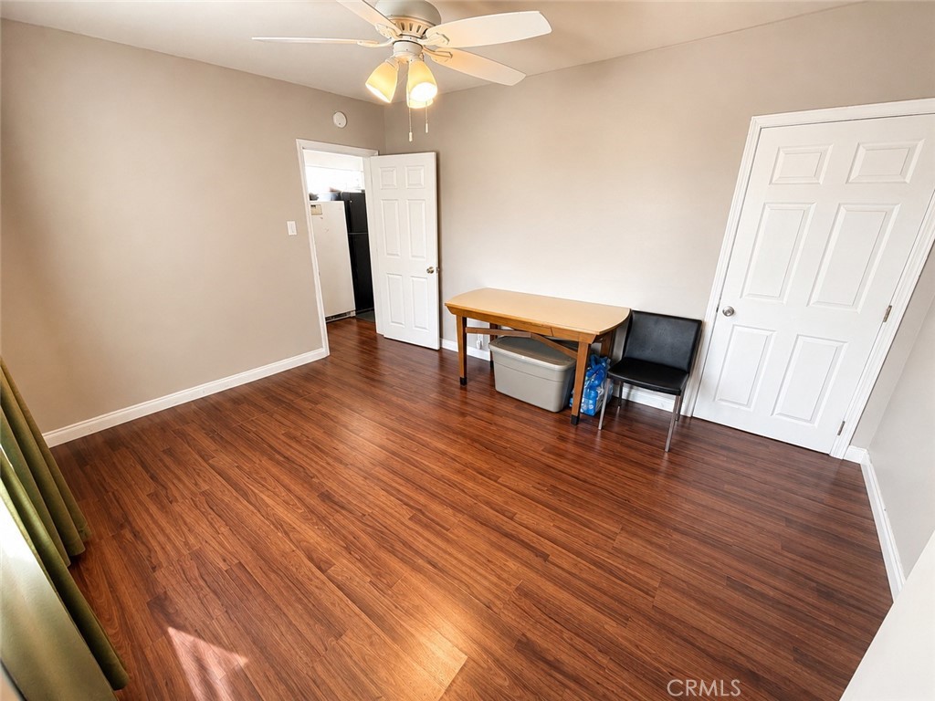 1425 W Gage Avenue Property Photo 16