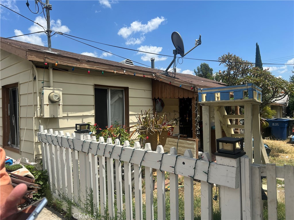 4308 Fandon Property Photo 4