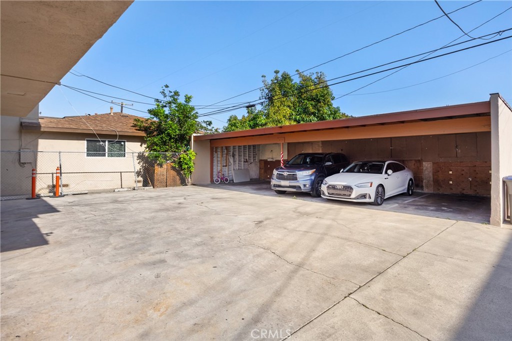 3516 Beechwood Property Photo 8