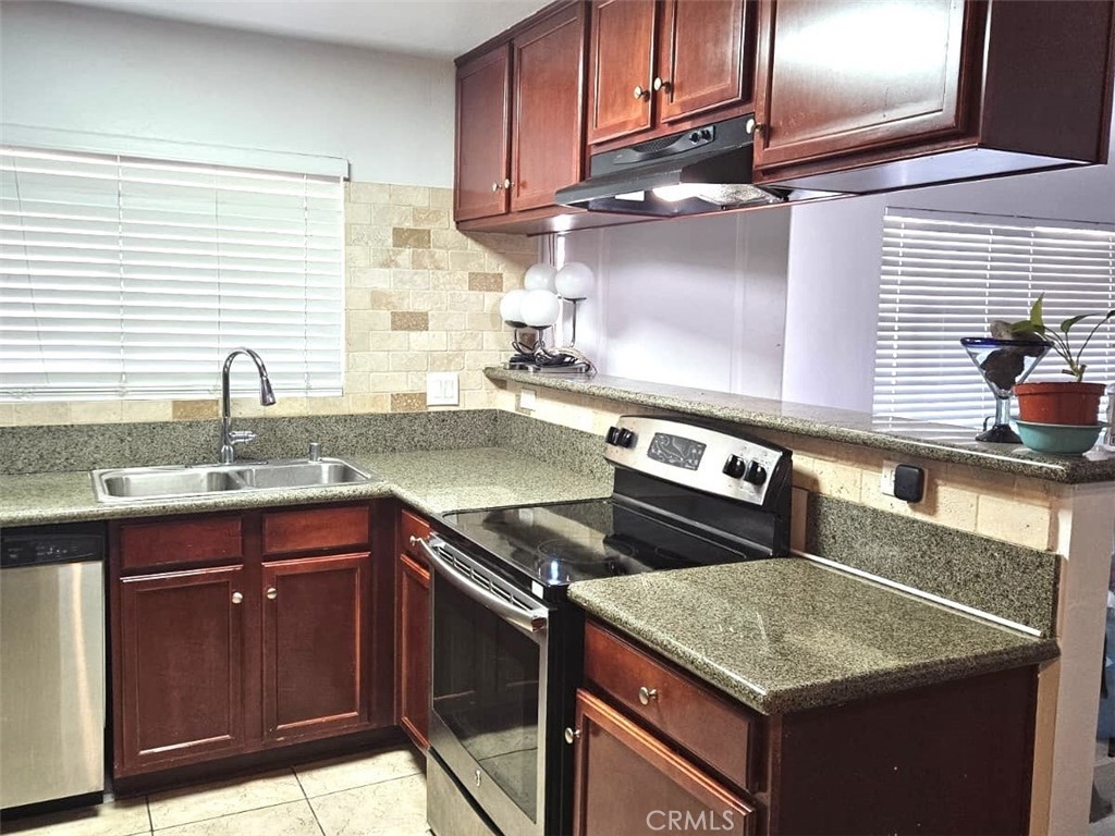 12805 18 Mapleview Property Photo 1