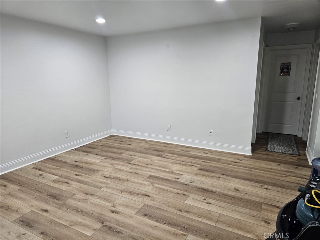 12805 18 Mapleview Property Photo 5