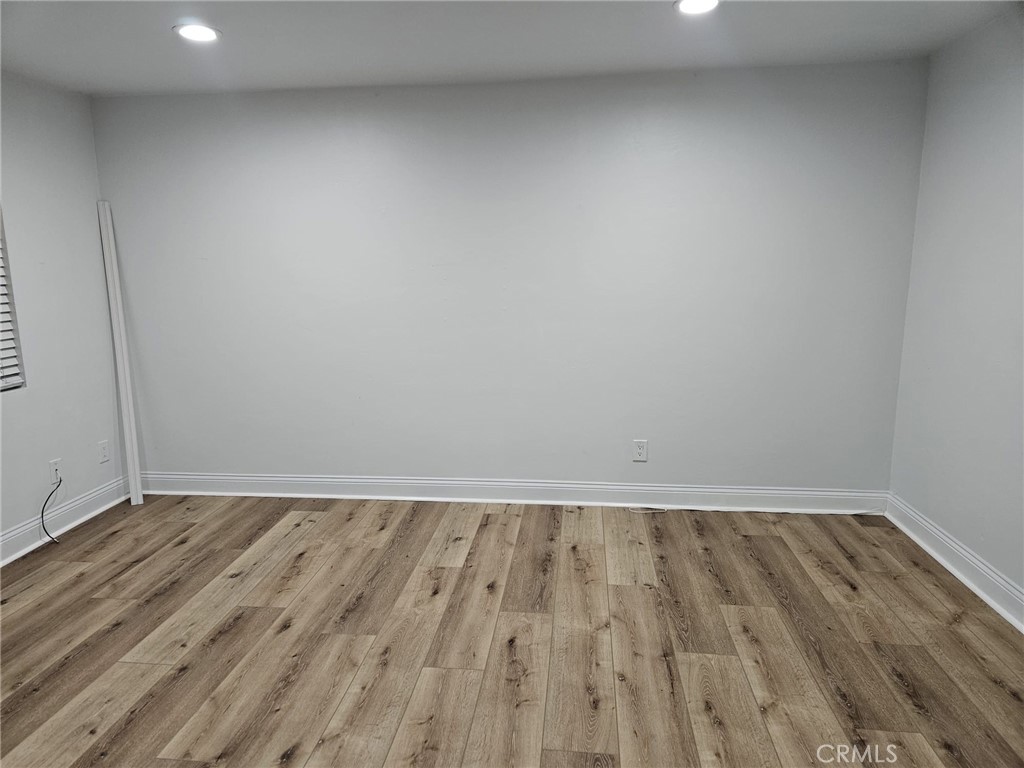 12805 18 Mapleview Property Photo 6