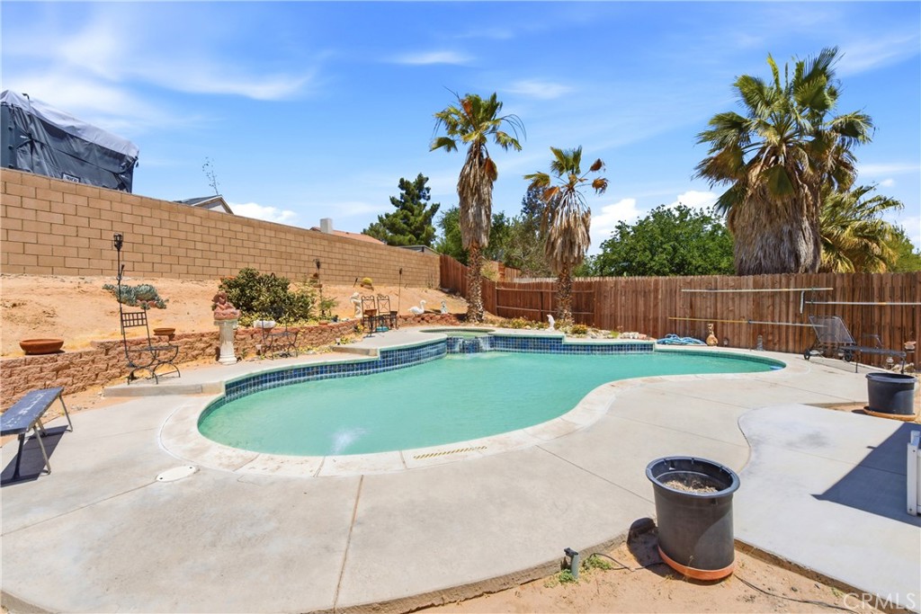 16433 Pauhaska Property Photo 3
