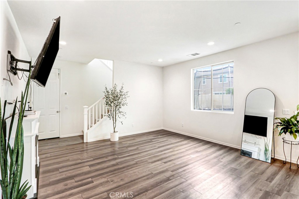 29150 Sunforest Property Photo 8