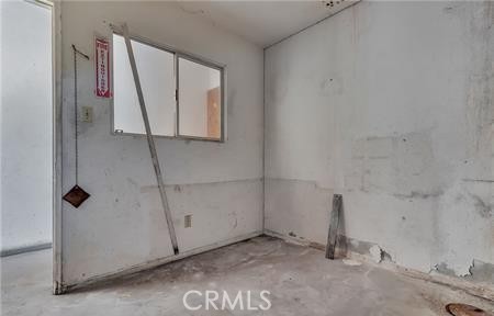 411 E Rosecrans Property Photo 3