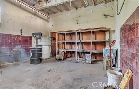 411 E Rosecrans Property Photo 12