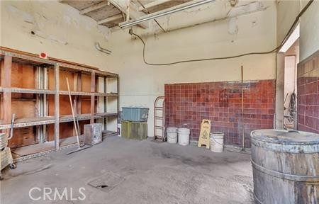 411 E Rosecrans Property Photo 14