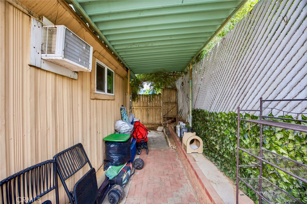 5803 Mission Blvd Property Photo 6