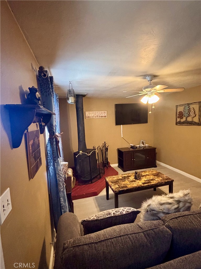 854 Fir Property Photo 3