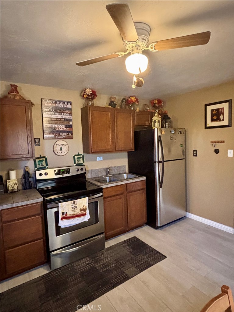 854 Fir Property Photo 8