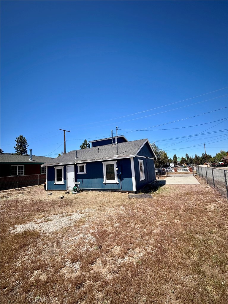 854 Fir Property Photo 20