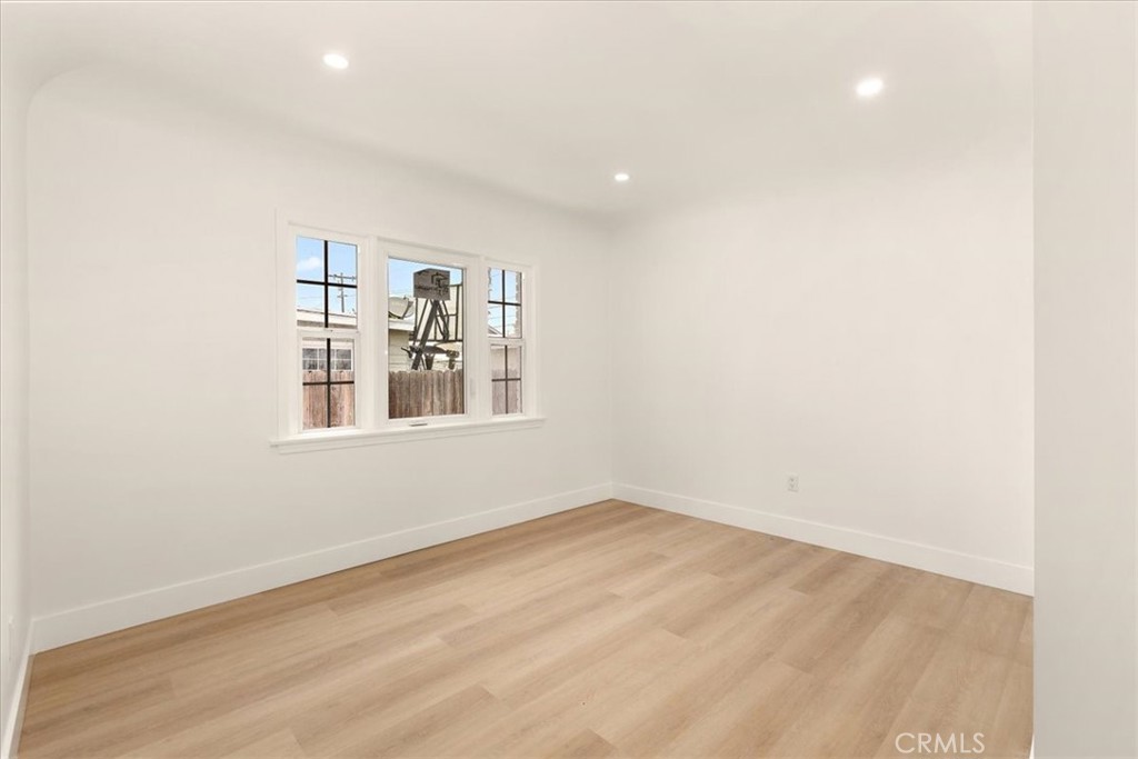 1218 N Spring Avenue Property Photo 19