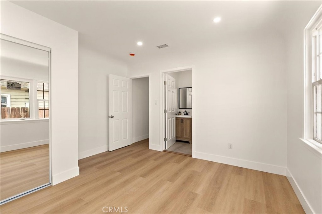1218 N Spring Avenue Property Photo 20