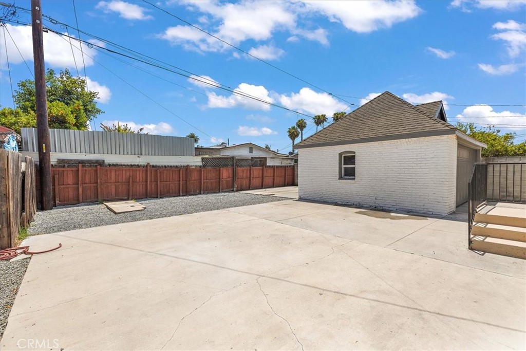 1218 N Spring Avenue Property Photo 28