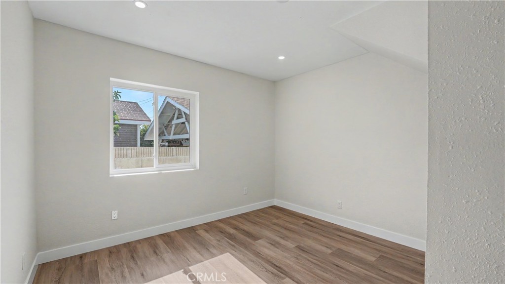 1933 W 43rd Place Property Photo 35