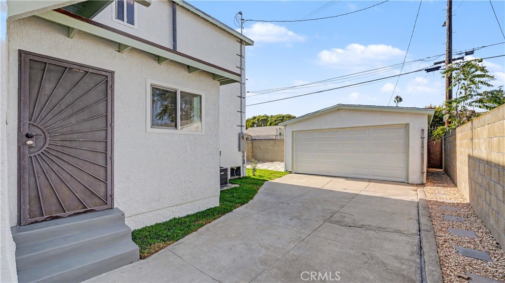 1933 W 43rd Place Property Photo 45