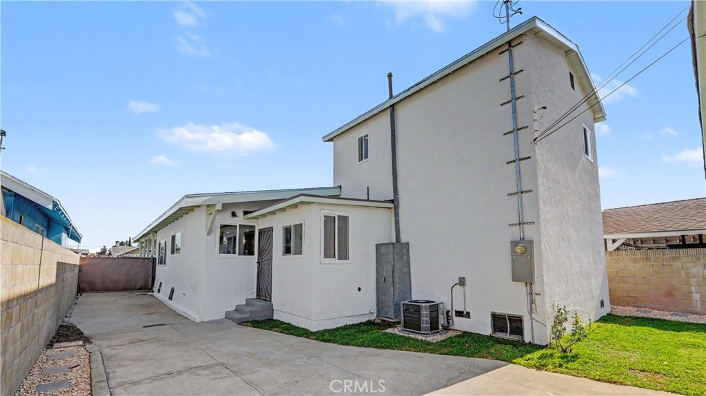 1933 W 43rd Place Property Photo 46