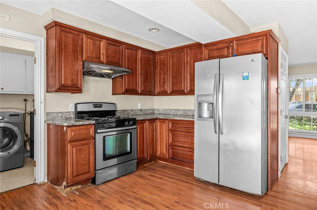 1804 W Glenoaks Avenue Property Photo 11