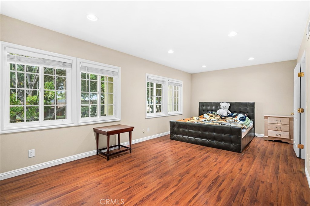 1804 W Glenoaks Avenue Property Photo 15