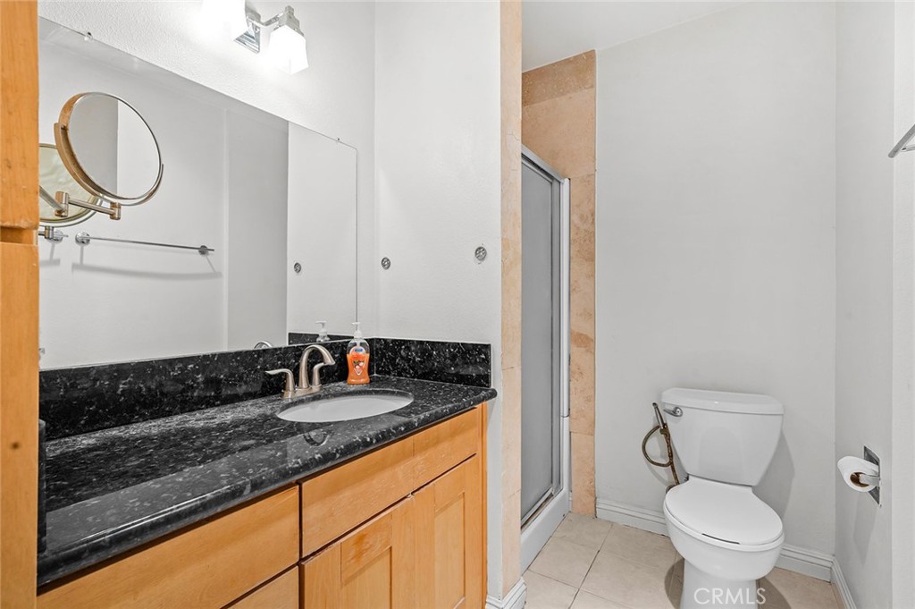 1804 W Glenoaks Avenue Property Photo 16