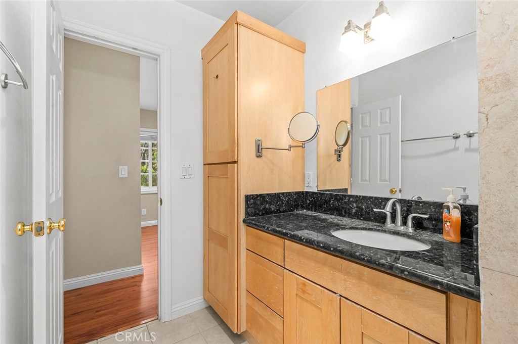 1804 W Glenoaks Avenue Property Photo 17