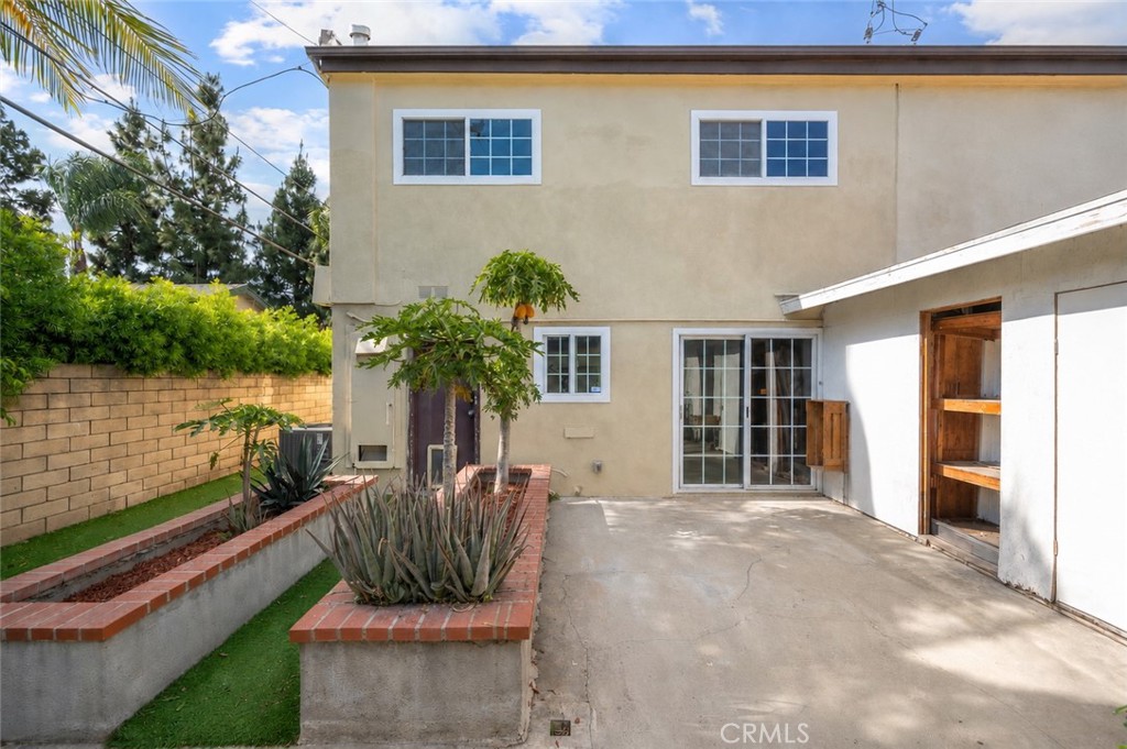 1804 W Glenoaks Avenue Property Photo 25