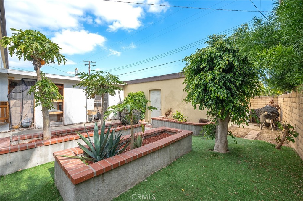 1804 W Glenoaks Avenue Property Photo 26