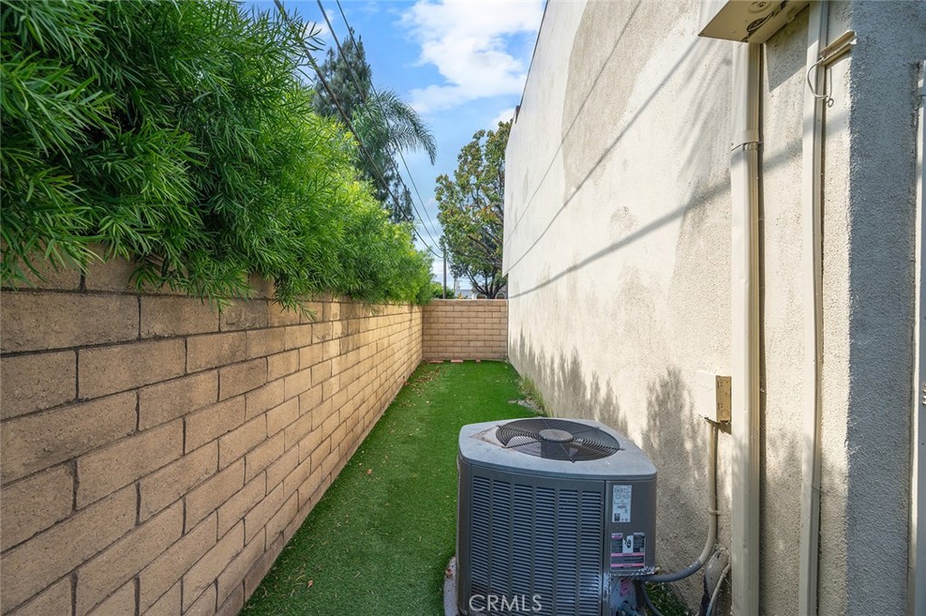 1804 W Glenoaks Avenue Property Photo 27