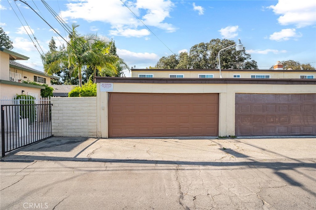 1804 W Glenoaks Avenue Property Photo 28