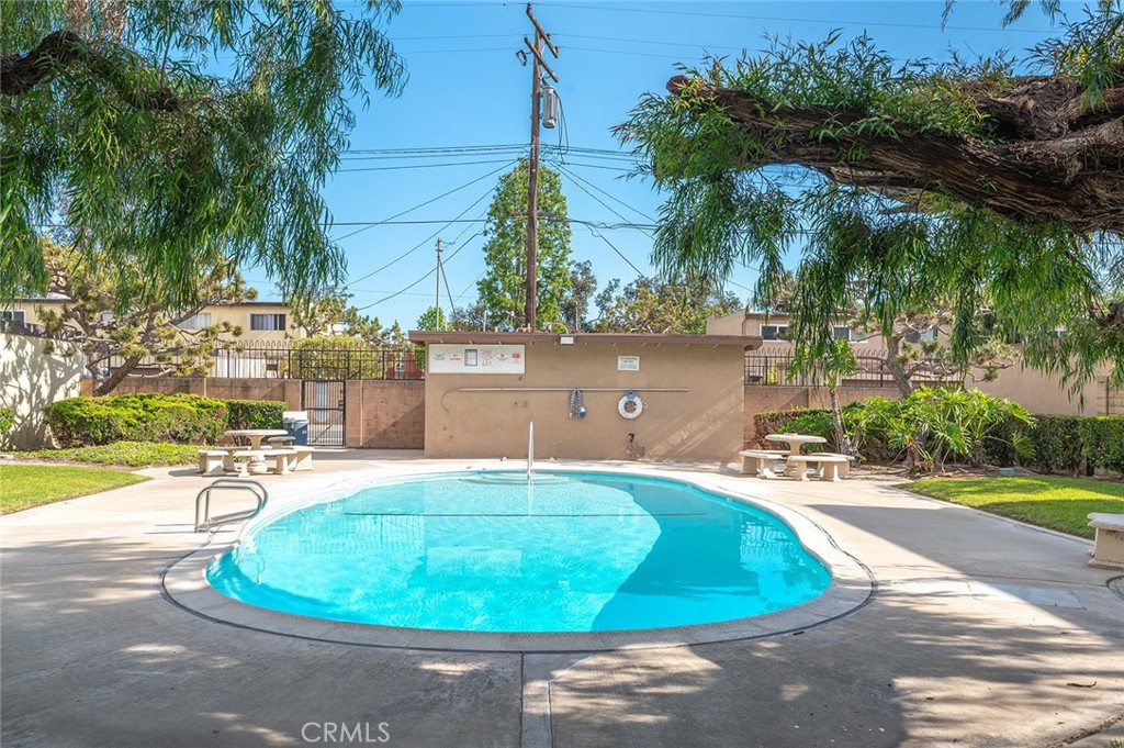 1804 W Glenoaks Avenue Property Photo 29