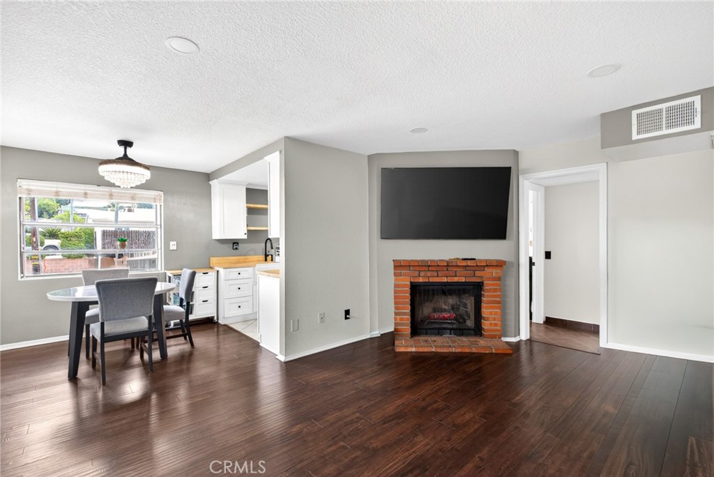 145 S Poplar 20 Property Photo 6