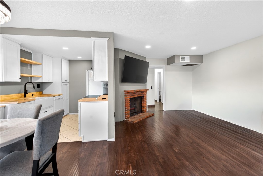 145 S Poplar 20 Property Photo 11