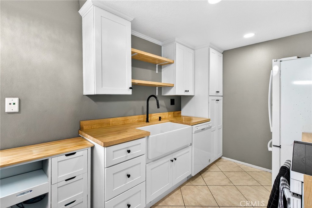 145 S Poplar 20 Property Photo 12
