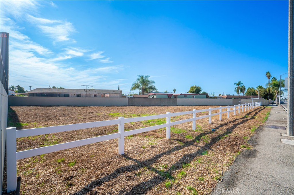 9548 Alondra Boulevard Property Photo 9