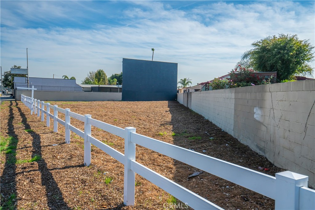 9548 Alondra Boulevard Property Photo 10
