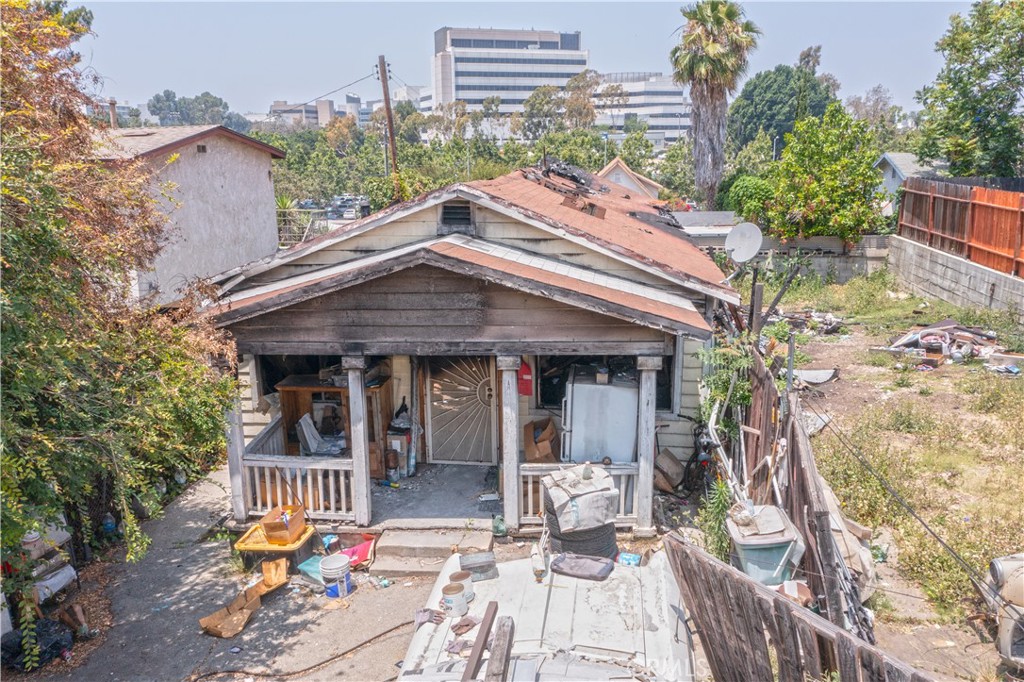 1517 Ricardo Property Photo 1