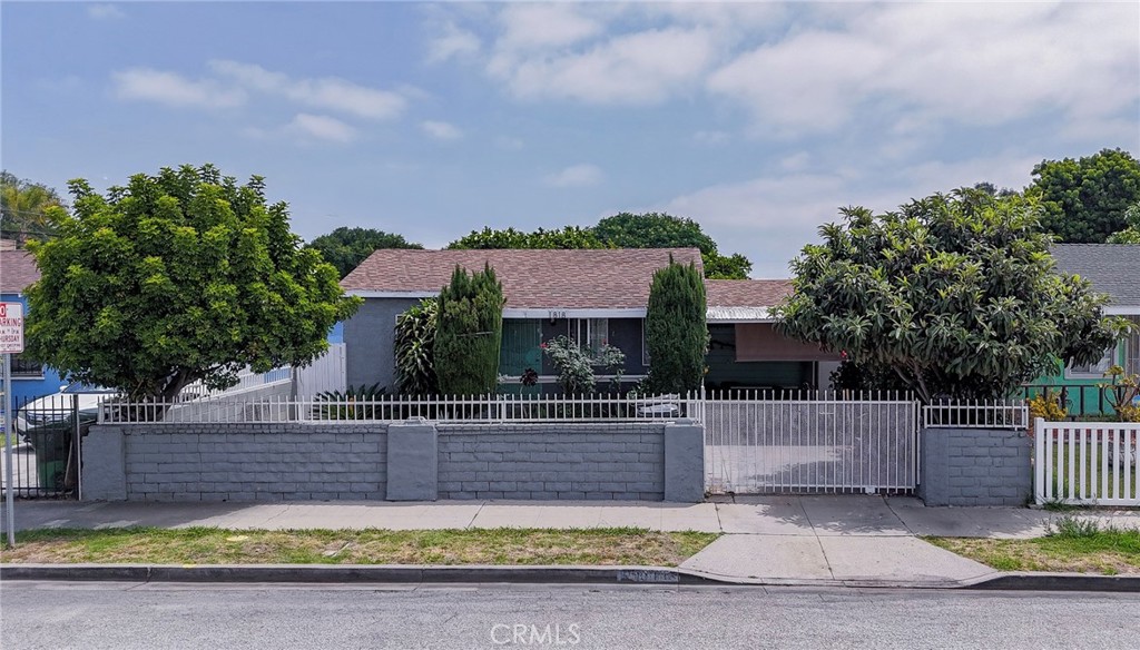 1818 N Rose Property Photo 1