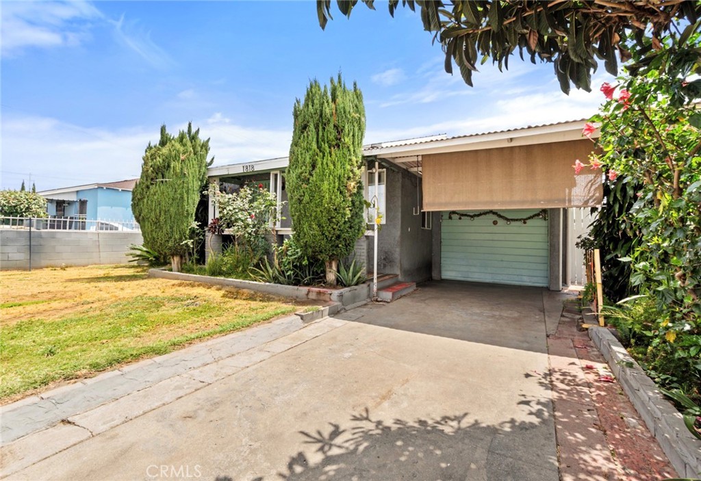 1818 N Rose Property Photo 3