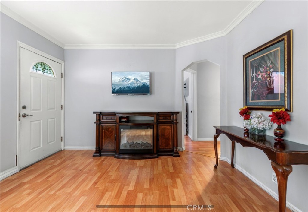 1818 N Rose Property Photo 8