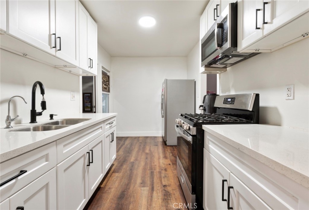 1818 N Rose Property Photo 12