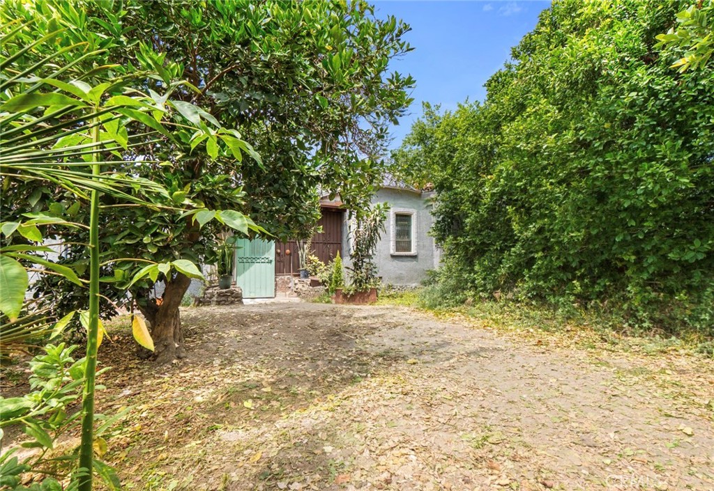 1818 N Rose Property Photo 17